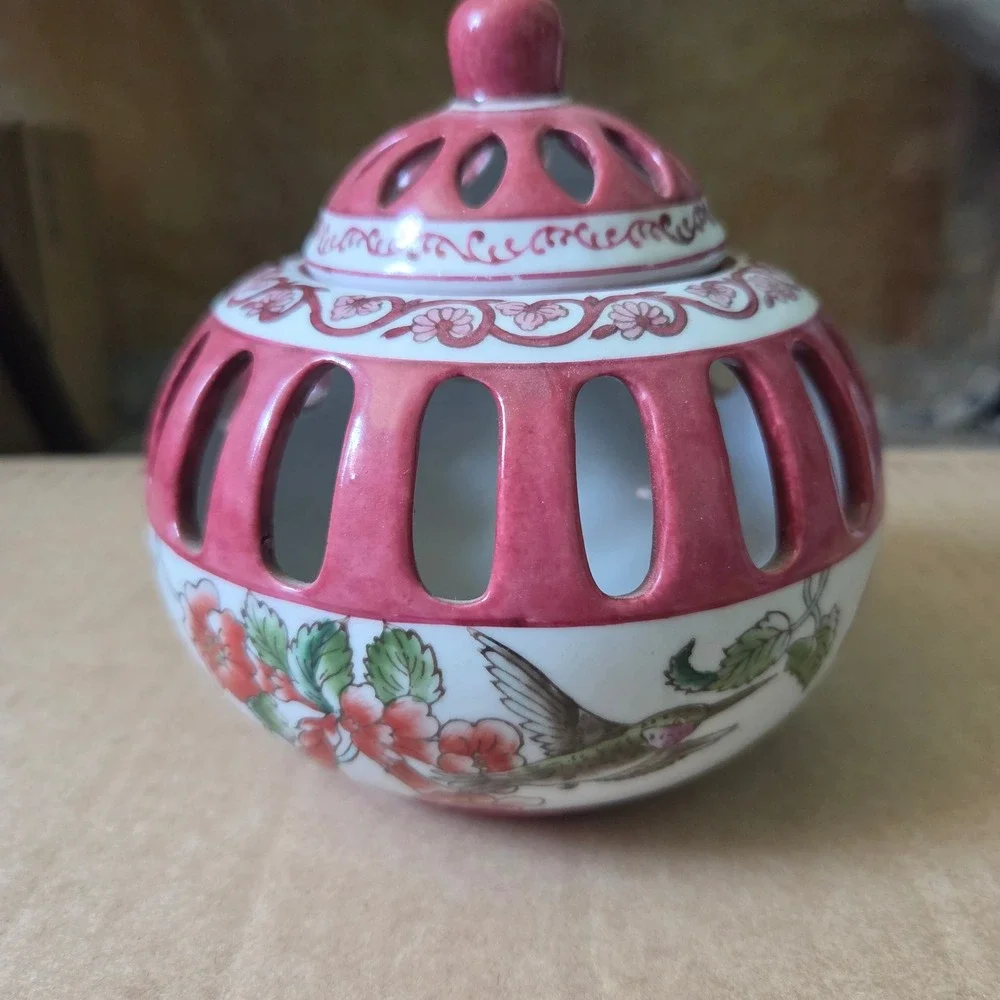 N/A ornate ceramic